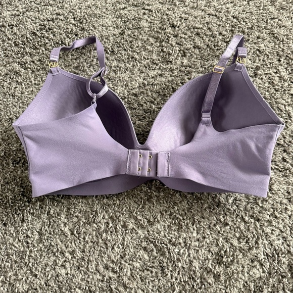 Victoria's Secret  💜Wireless Push Up Light Purple Bra EUC - Picture 2 of 5